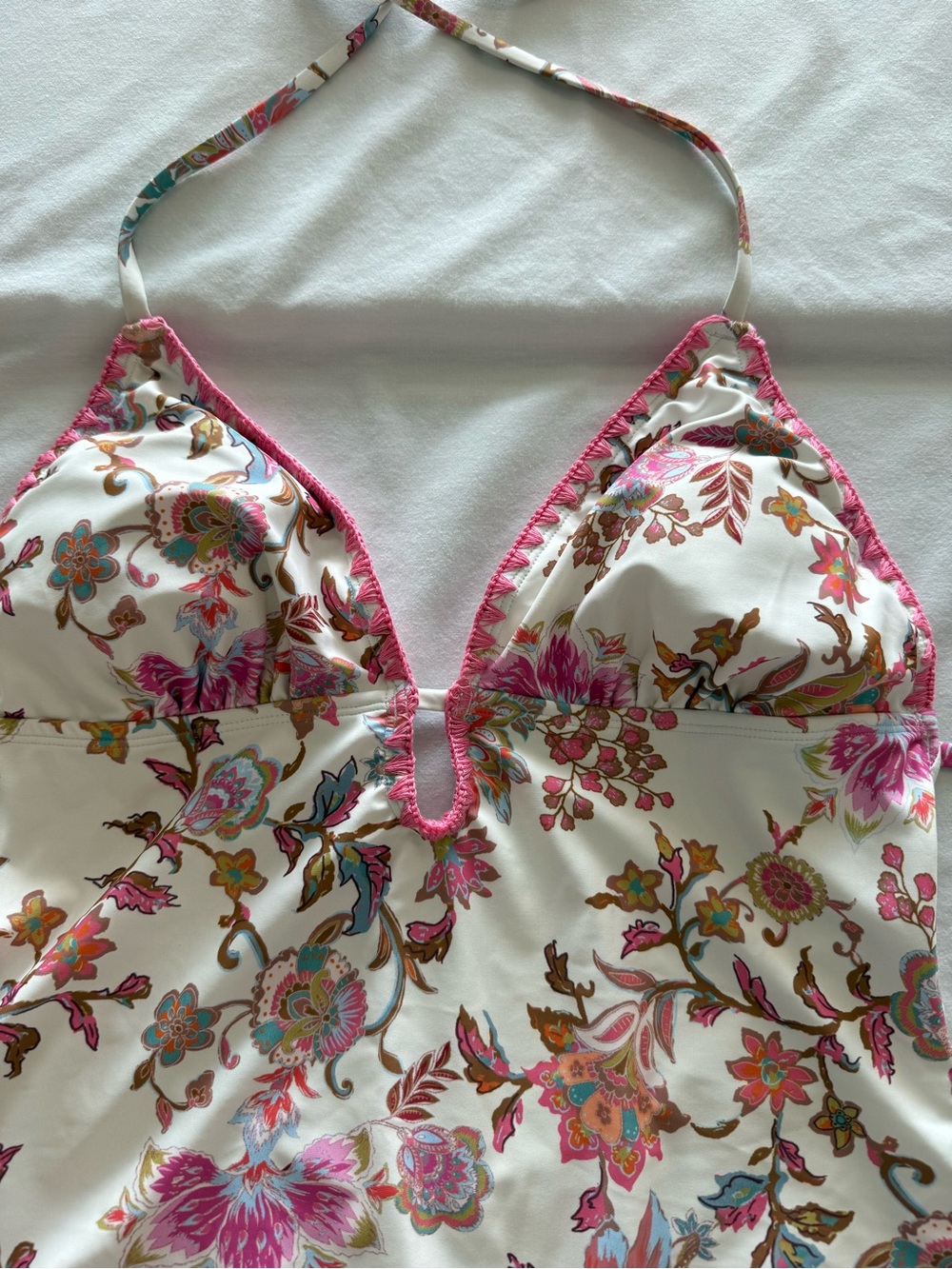 Cupshe Creme Paisley Plunging One-Piece Swimsuit  Size Large NWT - Picture 6 of 11